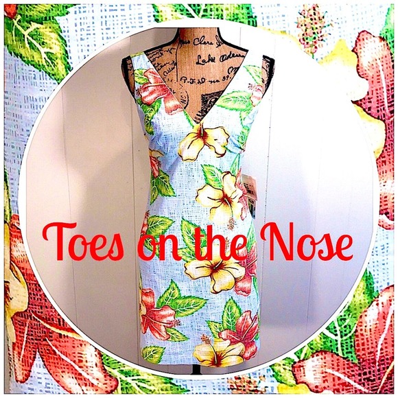 TOES ON THE NOSE🏄🏽‍♀️🏄🏽‍♀️Light blue, coral & yellow Hibiscus Sundress NWT SZ S - Picture 9 of 15